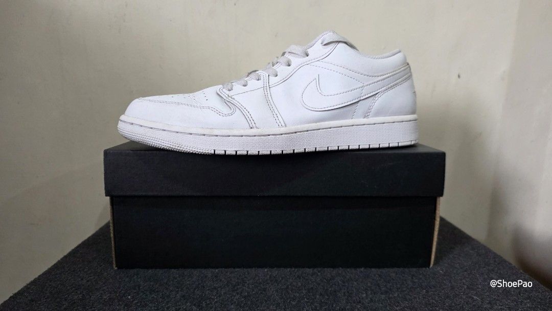 Jordan 1 Low (Category: Sneakers) located in Caloocan City. Submitted by shoepao2024 (Listing ID 1460766288, Image 1). Description: Pre - loved Jordan 1 Triple White.