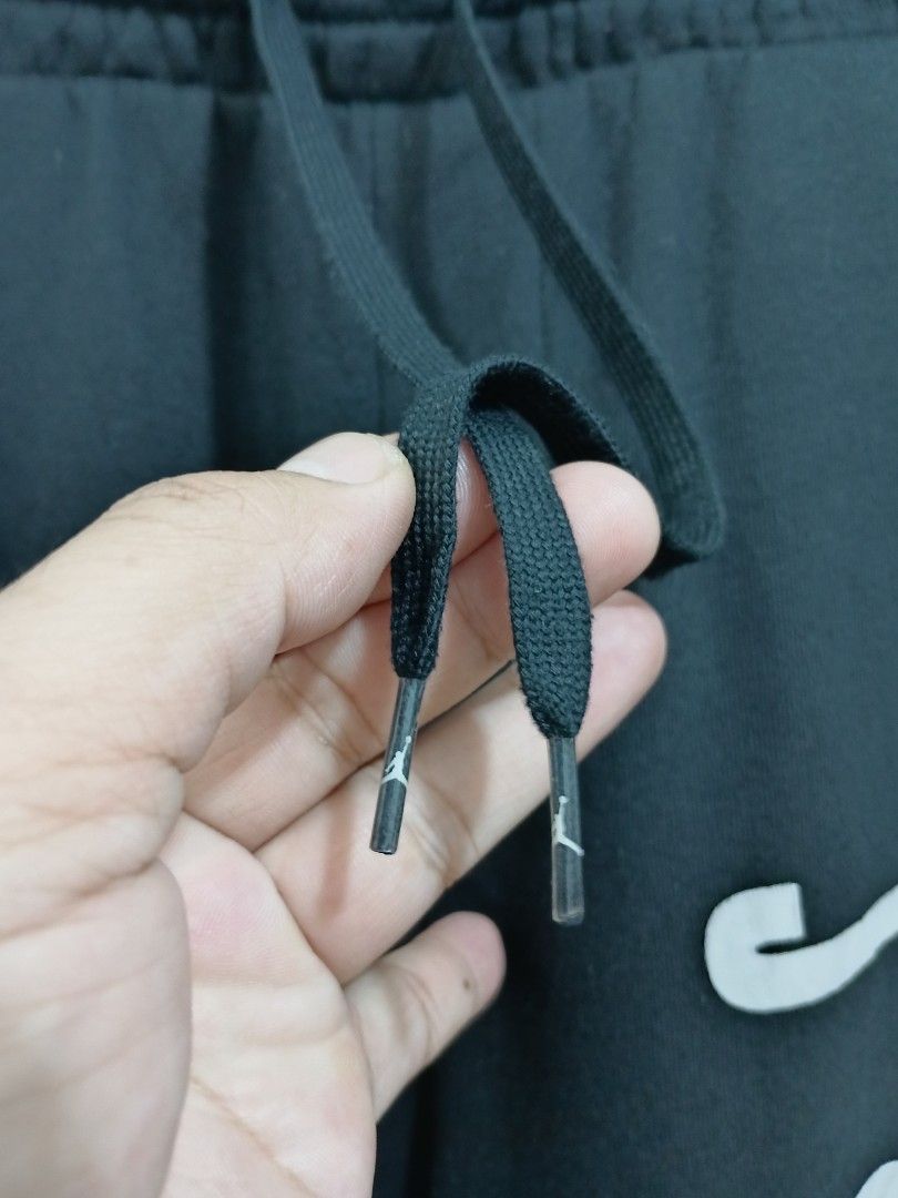 Jordan Sweatpants (Category: Joggers) located in Taytay. Submitted by leanmark103093 (Listing ID 1460882530, Image 3). Description: J0RD∆N Mens Sweat pants Medium on tag 30 to 34 Waistline 40 Length Good as new No issue 850 Freeshipping.