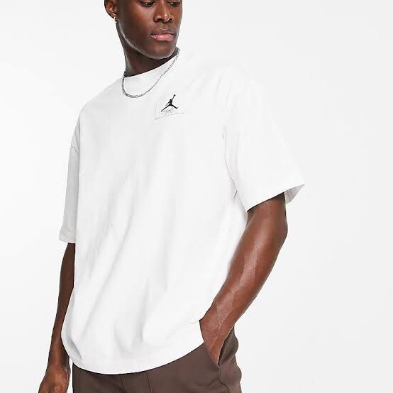jordan tshirt (Category: Tshirts & Polo Shirts ) located in Manila. Submitted by thriftyah_23 (Listing ID 1460778696, Image 1). Description: Nike Jordan Flight Essentials Men’s Oversized Patch T-Shirt 29’23.
