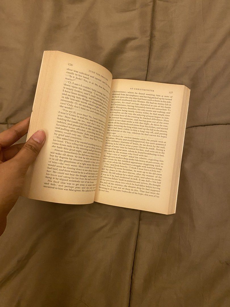 Jude the Obscure by Thomas Hardy (World's Classics) (Category: Storybooks) located in Caloocan City. Submitted by lienzonius (Listing ID 1460734952, Image 3). Description: - Title: Jude the Obscure by Thomas Hardy - Series: World's Classics - Introduction by: Terry Eagleton - Plot: Explores the parallel stories of working-class Jude and the society that rejects him. - Key Feature: A thought-provoking read..