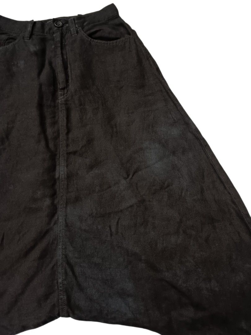 Junya Watanabe CDG AD2013 Penguin Linen Pants (Category: Luxury Apparel) located in Davao. Submitted by jecks9 (Listing ID 1460798392, Image 3). Description: waistline 25 length 32 inch leg opening 7.5 inch like new condition 9.5/10 colorate faded parts, idk if this is a design see photos for details still presentable to wear MAKE OFFER 📌.