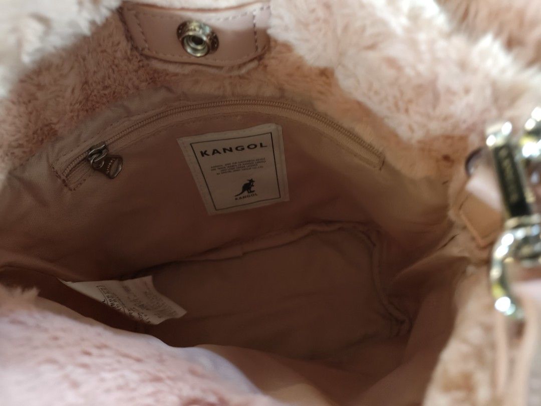 KANGOL hand/sling bag (Category: Cross-body Bags) located in Numancia. Submitted by rihloved (Listing ID 1460764640, Image 3). Description: no flaws. 10/10 cutie bag make an offer if you like. for today only gcash payment j&t.