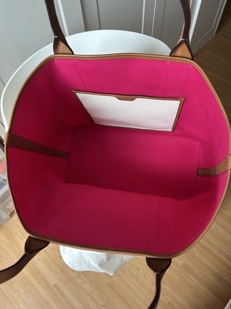 Kate Spade canvas Racing Stripe tote (Category: Tote Bags) located in Marilao. Submitted by clearance4acause.1 (Listing ID 1460801543, Image 3). Description: In very good condition hardly noticeable signs of use. due to size … item is only for pick up. XL bag *pwede pa sa maselan..