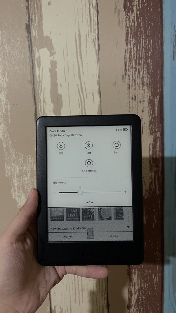Kindle Basic 10th generation (Category: E-Readers) located in Manila. Submitted by warmriver_80a3be (Listing ID 1460852012, Image 2). Description: Kindle Basic 10th Generation 8gb No ads Issues: with 2 line dead pixels, and scratches RFS: upgrade negotiable.