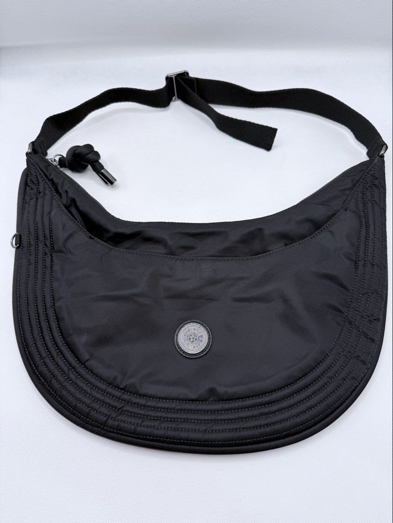 Kipling Orig Shoulder Bag (Category: Shoulder Bags) located in Quezon City. Submitted by ajandstevenshopscorner (Listing ID 1460437868, Image 1). Description: Preloved In good condition Metal logo Fixed price Philcoa Qc location.