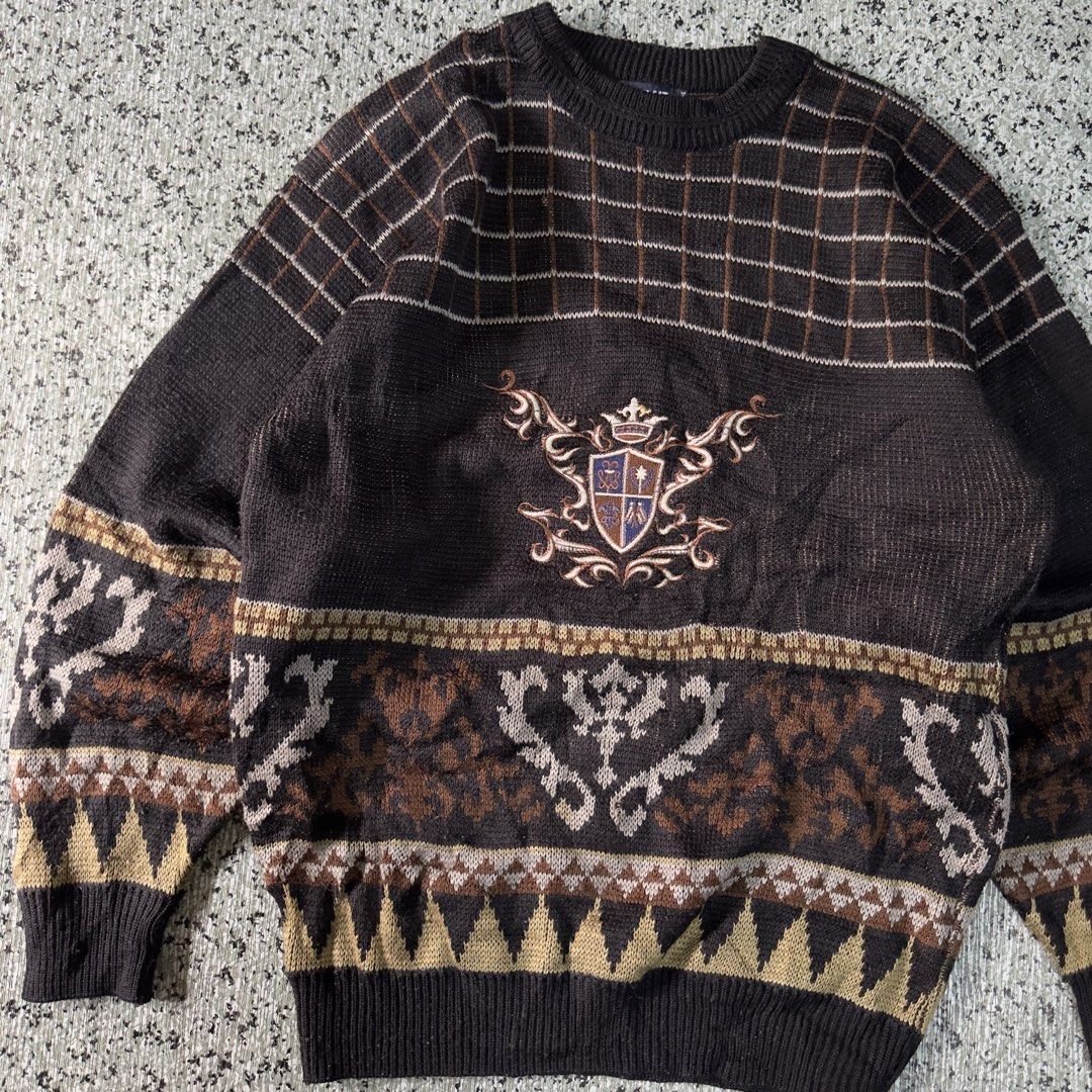 Knited Sweater (Category: Coats, Jackets and Outerwear) located in Baguio. Submitted by secondoption.ph (Listing ID 1460789761, Image 2). Description: Size medium Length 26.5 Width 20.5.
