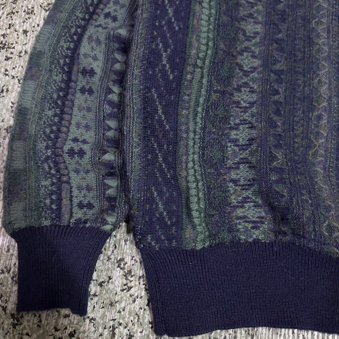 Knited Sweater (Category: Coats, Jackets and Outerwear) located in Baguio. Submitted by secondoption.ph (Listing ID 1460885482, Image 3). Description: Size medium Length 23.5 Width 20.