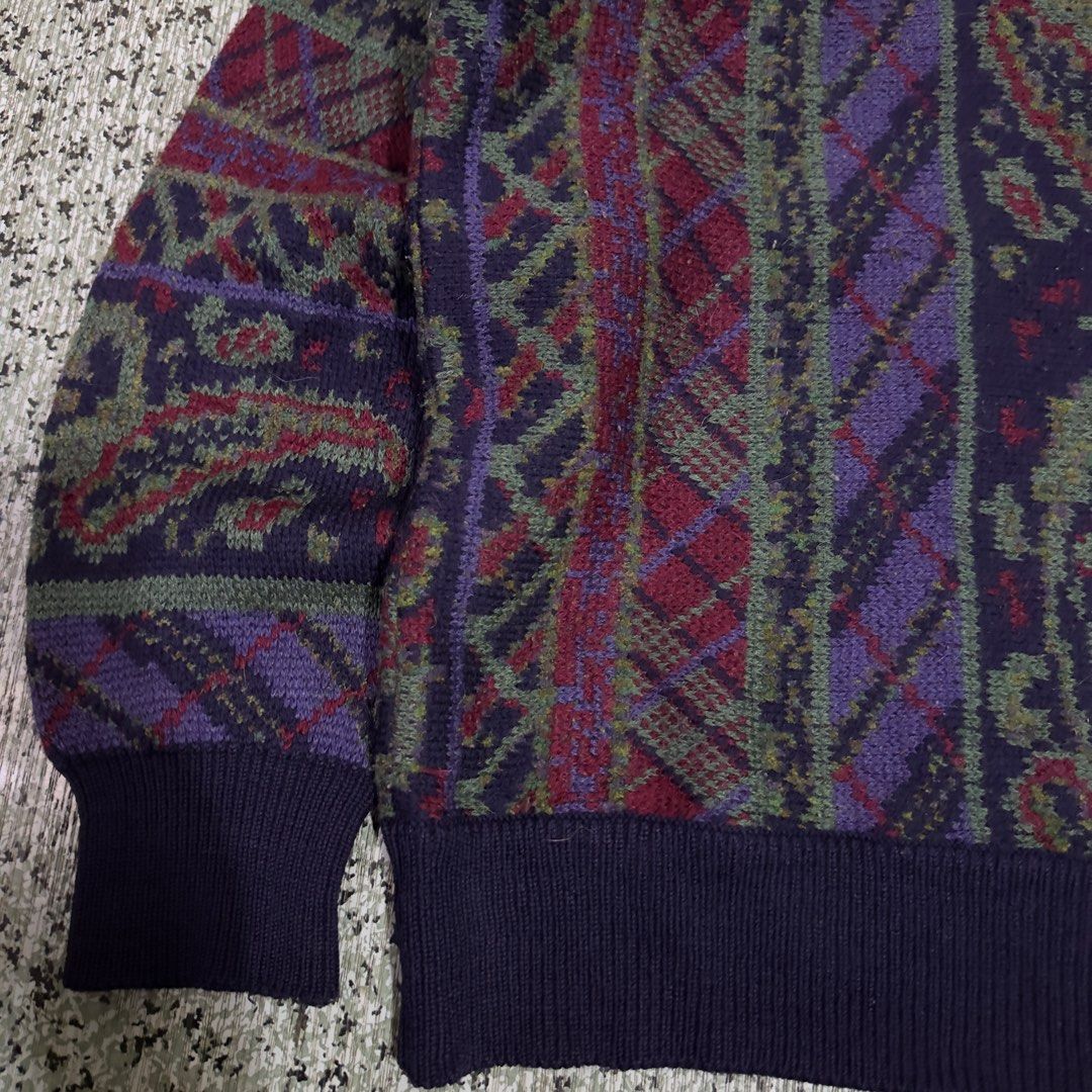 Knited Sweater (Category: Coats, Jackets and Outerwear) located in Baguio. Submitted by secondoption.ph (Listing ID 1460886673, Image 3). Description: Size medium-large Length 27 Width 20.