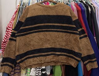 (Category: ) located in . Submitted by knitting.meow (Listing ID 1460854228, Image 1). Description: .