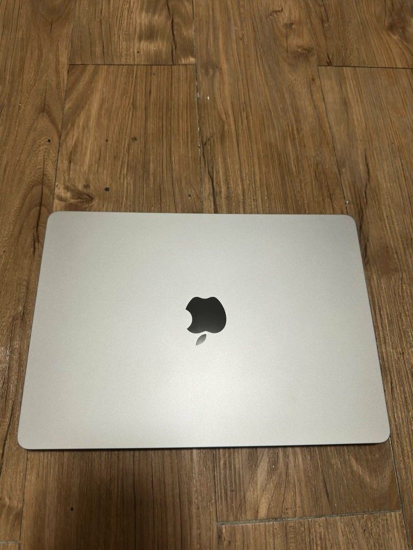 KuzanQ Ice (Category: Other Gadgets) located in Quezon City. Submitted by kuzanq (Listing ID 1460815026, Image 1). Description: Macbook air complete po lahat charger box And receipt 60k may bawas papo sa sure buyer.
