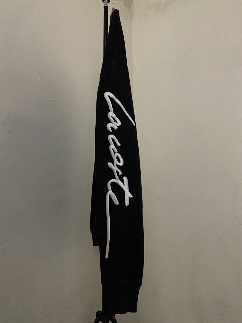 Lacoste live sweatshirt embroided design (Category: Coats, Jackets and Outerwear) located in Marikina City. Submitted by andreioruga (Listing ID 1460791415, Image 2). Description: Size: XL W 25 | L 28.5 | SL 23 color rate: 10/10 issue: minimal scratch on ribbings (see last 3 pics) condition: excellent (as new na sana nagkaron lang ng minimal scratch) dm .