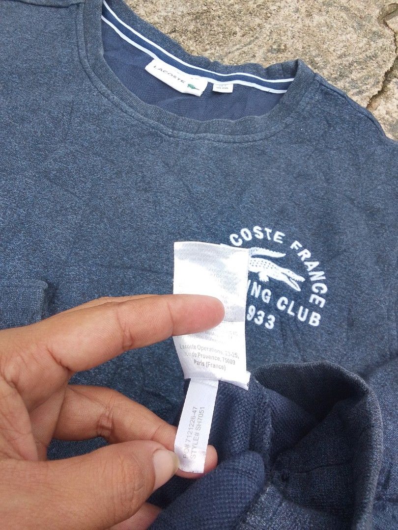 Lacoste Sweatshirt (Category: Coats, Jackets and Outerwear) located in Bulacan. Submitted by jeromealejo (Listing ID 1460724457, Image 3). Description: NO ISSUE EXCELENT W-22,L-25 F7 Large to XL.
