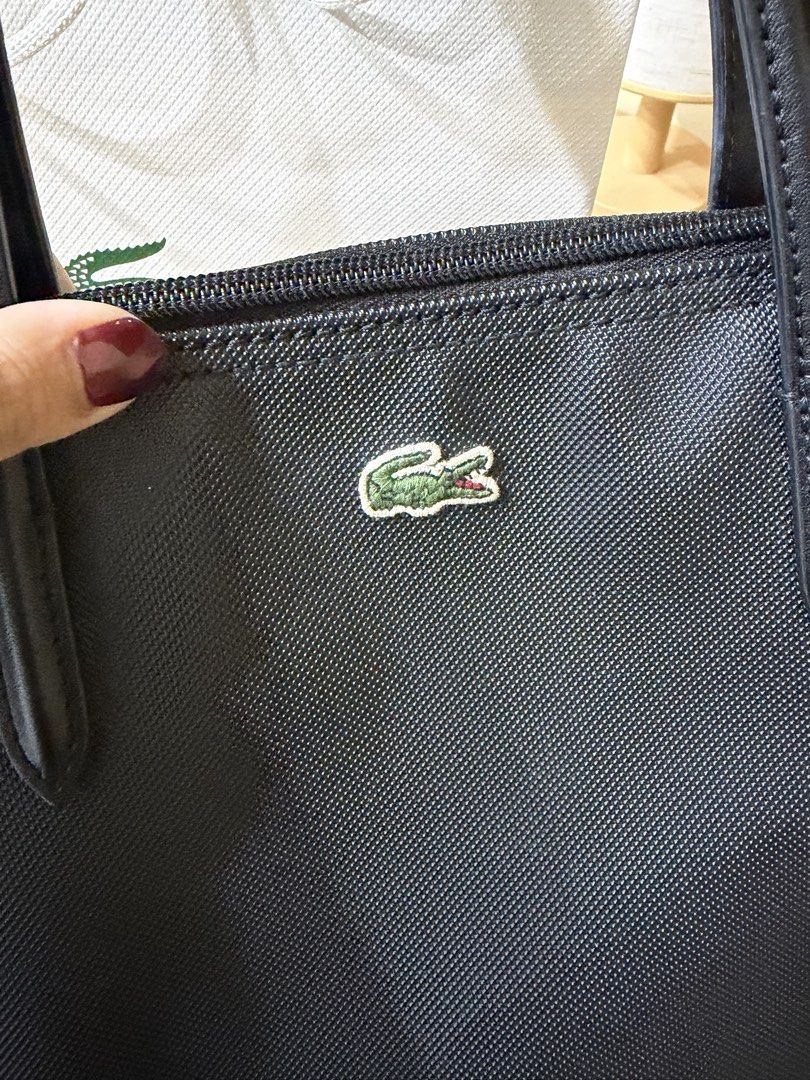 Lacoste Tote Bag (Category: Shoulder Bags) located in Las Pinas. Submitted by mitch_24 (Listing ID 1460732801, Image 2). Description: .