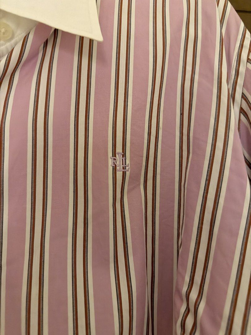 Ralph Lauren Striped Button-Up Shirt (Category: Longsleeves) located in Floridablanca. Submitted by retroretrieve (Listing ID 1460738925, Image 2). Description: - Classic Lauren Ralph Lauren button-up shirt - unisex.