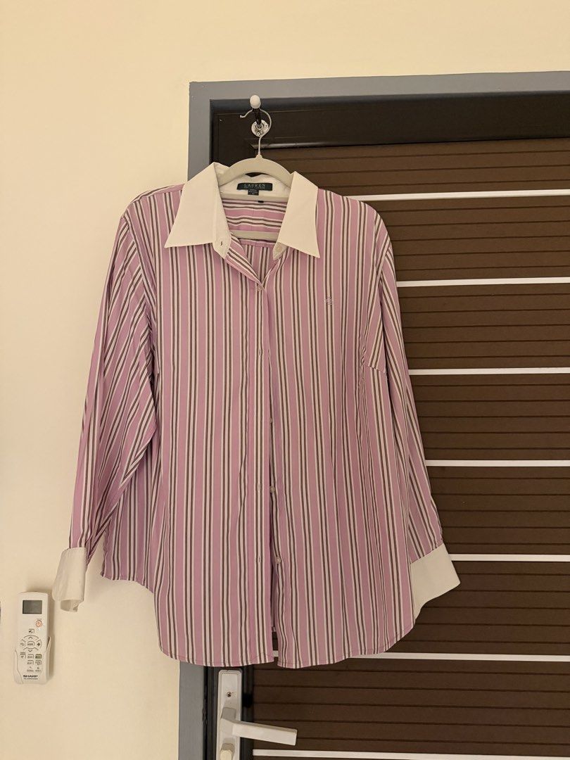 Ralph Lauren Striped Button-Up Shirt (Category: Longsleeves) located in Floridablanca. Submitted by retroretrieve (Listing ID 1460738925, Image 1). Description: - Classic Lauren Ralph Lauren button-up shirt - unisex.