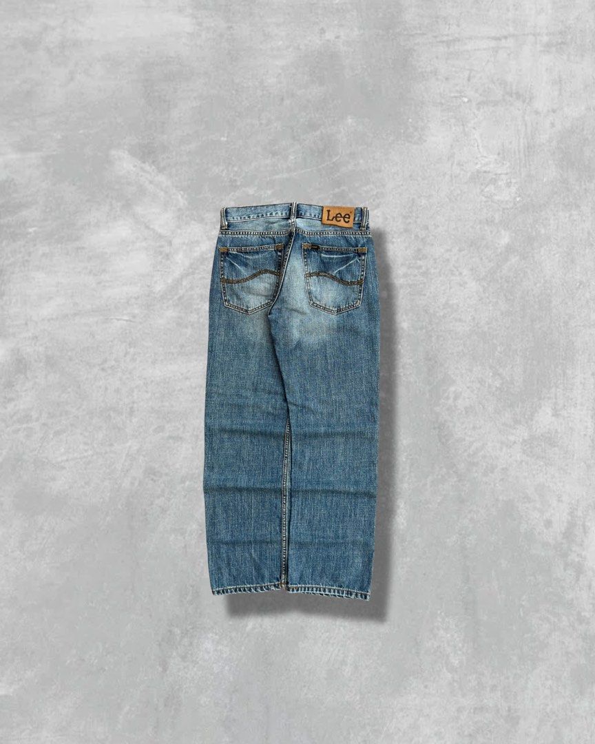 LEE LEATHER PATCH (Category: Jeans) located in Batangas. Submitted by engr_thrift (Listing ID 1460861186, Image 2). Description: 📐Dimension ( Inches ) Width: 32 Length: 39 Hem: 8 Color rate: 10/10 Issue : none .