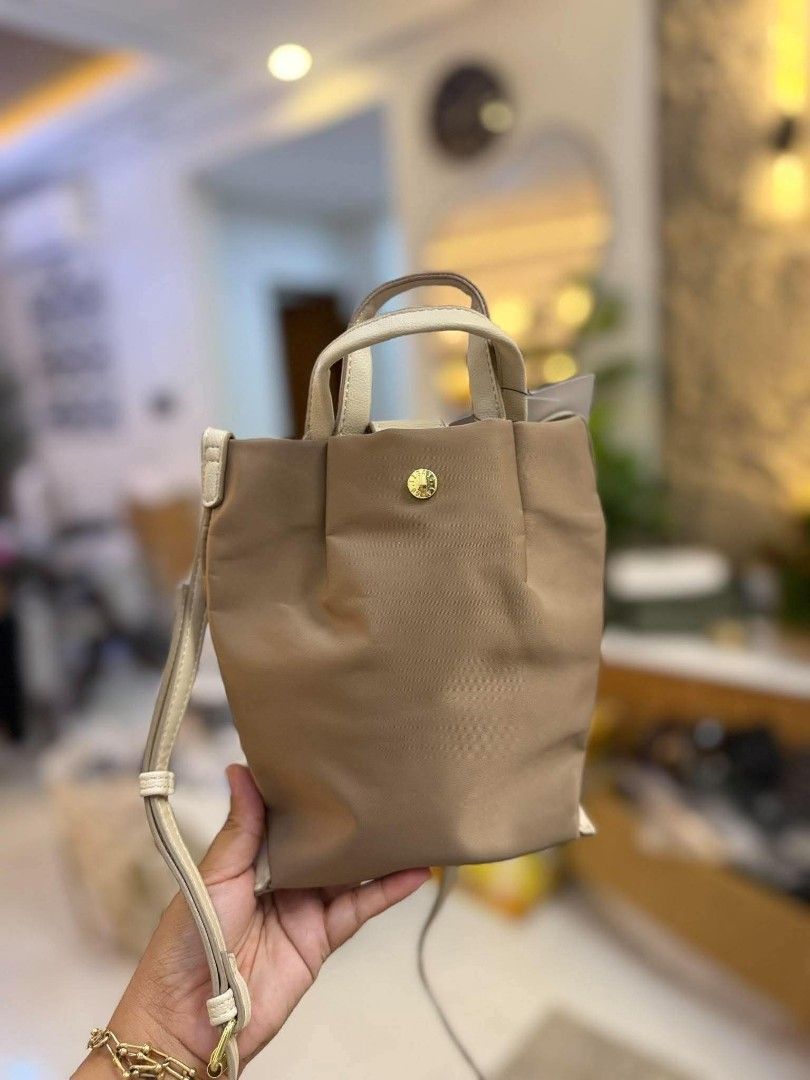 Legato Bag (Category: Cross-body Bags) located in Angeles City. Submitted by truehawk_95a40c (Listing ID 1460716526, Image 3). Description: FOR SALE Brandnew Legato Shoulder Bag 7500 Pm me to order.