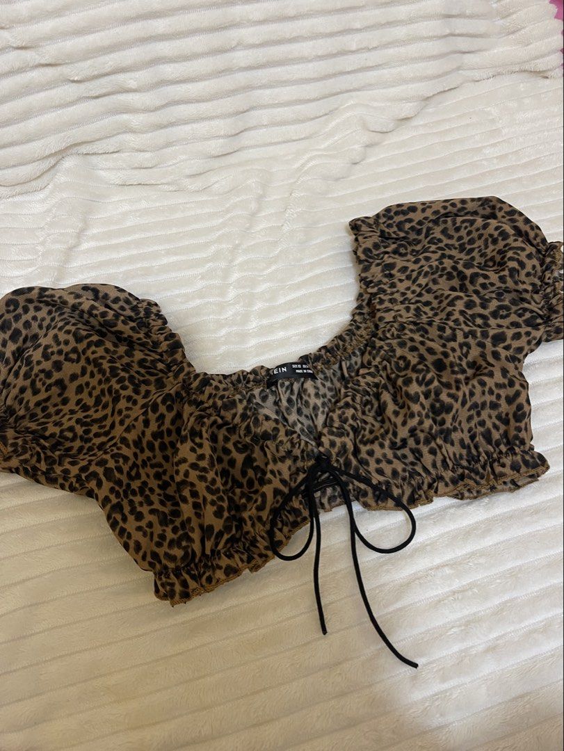 Leopard Sexy Top (Category: Others Tops) located in Manila. Submitted by rare.yurichi (Listing ID 1460806345, Image 1). Description: sexy leopard print style top that’s perfect for a bold and confident look..