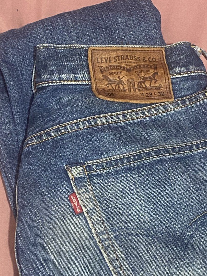 Levi’s 505 Jeans (Category: Jeans) located in Caloocan City. Submitted by bea_d_ (Listing ID 1460720993, Image 3). Description: Levi’s 505 Made in Japan Denim (W28 L32) Condition: Excellent preloved condition Details: Brand/Model: Levi’s 505 Regular Fit Size: Waist 28, Length 32 Origin: Made in Japan (crafted with premium Japanese denim, known for superior texture, durability, and top-tier fading potential) Wash: Classic medium-to-dark indigo wit