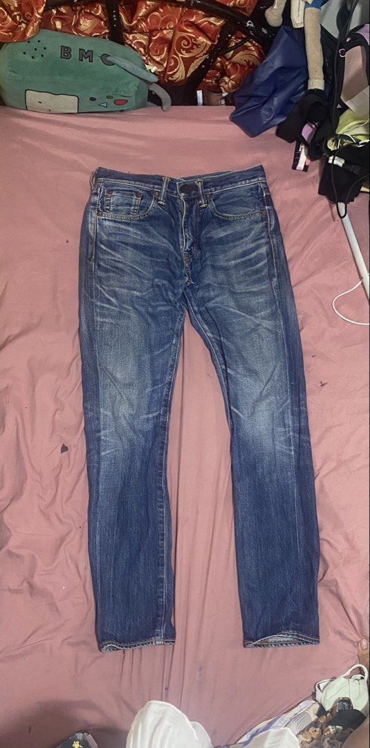 Levi’s 505 Jeans (Category: Jeans) located in Caloocan City. Submitted by bea_d_ (Listing ID 1460720993, Image 2). Description: Levi’s 505 Made in Japan Denim (W28 L32) Condition: Excellent preloved condition Details: Brand/Model: Levi’s 505 Regular Fit Size: Waist 28, Length 32 Origin: Made in Japan (crafted with premium Japanese denim, known for superior texture, durability, and top-tier fading potential) Wash: Classic medium-to-dark indigo wit