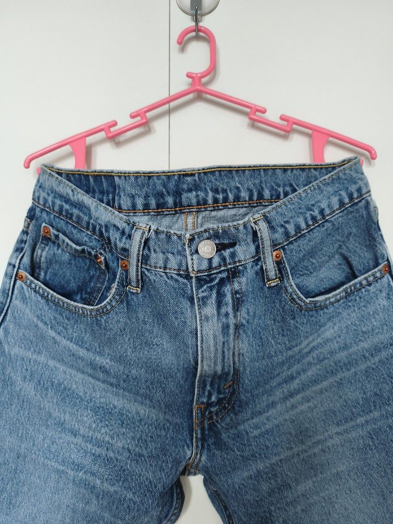 Levi's 512 Blue Jean Men (Category: Jeans) located in Manila. Submitted by smilefashion08 (Listing ID 1460731760, Image 2). Description: Original Levis from Taiwan Waist 31-32 Length 38.