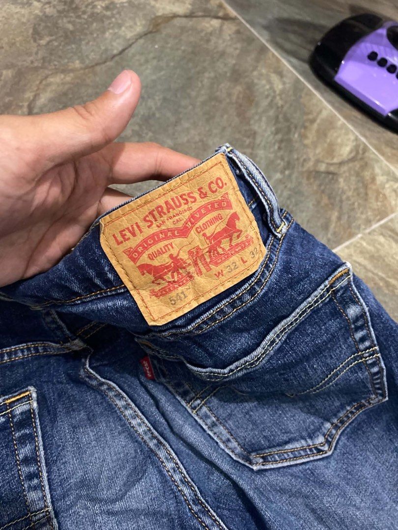 Levis 541 Rugged (Category: Jeans) located in Oton. Submitted by streetwearshift (Listing ID 1460737591, Image 2). Description: Brand: Lev1s 541 Width: 34 Length: 40.5 Tigh : 10 Leg opening 7.5 Size Tag ( 32 ) Condition: w/sign of usage Price : 450.