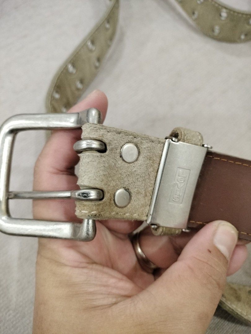 Levi's authentic Leather Belt (Category: Belts) located in Quezon City. Submitted by dex.colletions (Listing ID 1460906337, Image 3). Description: levis authentic Belt 2000.