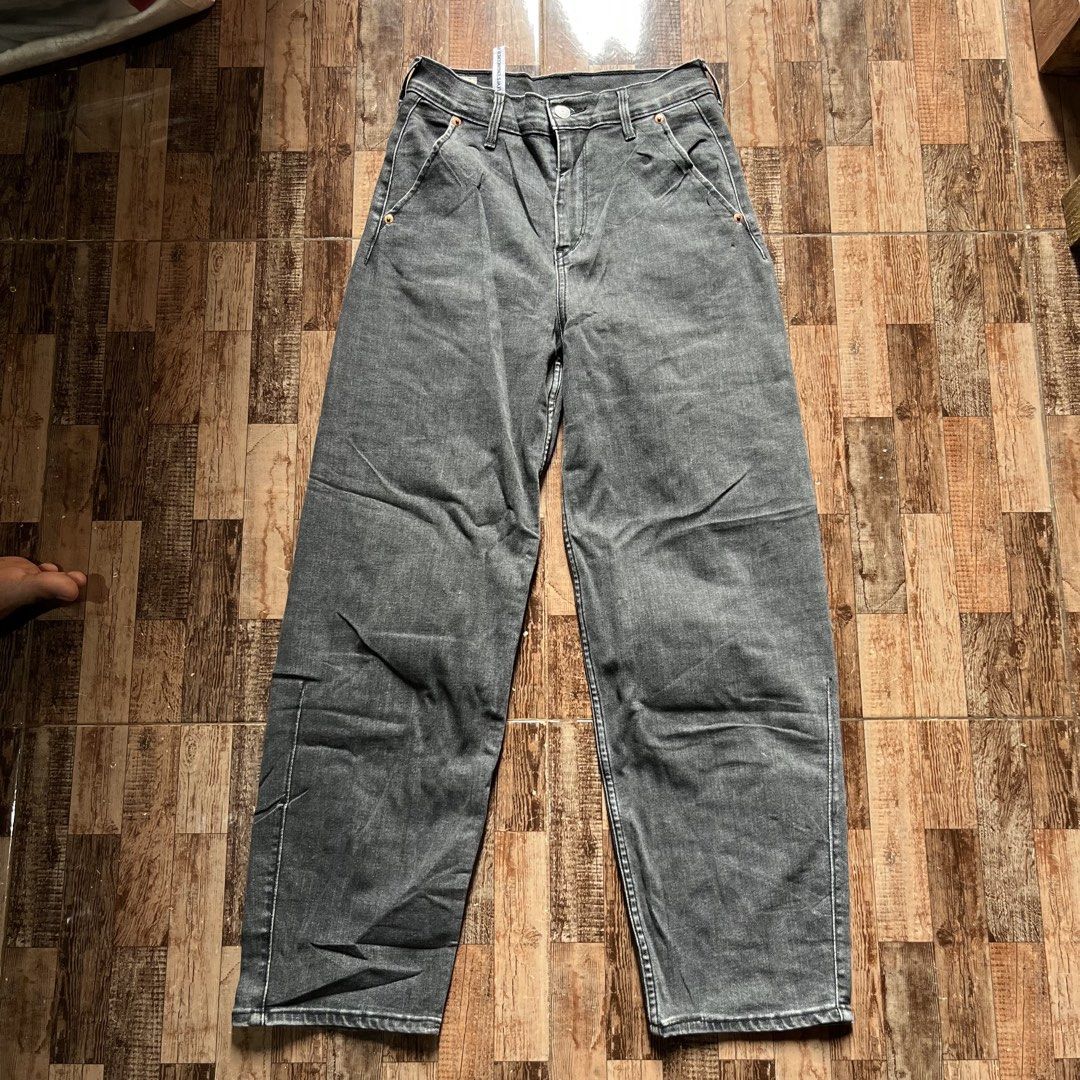 Levis Engineered Baggy Jeans (Category: Jeans) located in Valencia. Submitted by bordzsthrift (Listing ID 1460754975, Image 3). Description: Exellent Condition Stretchable Levis Premium.