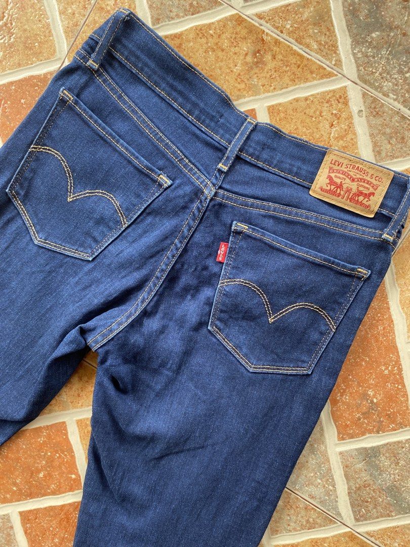 Levi’s Skinny Jeans (Category: Jeans) located in Davao. Submitted by zhypo (Listing ID 1460850621, Image 3). Description: Brand new condition Like new No issue .