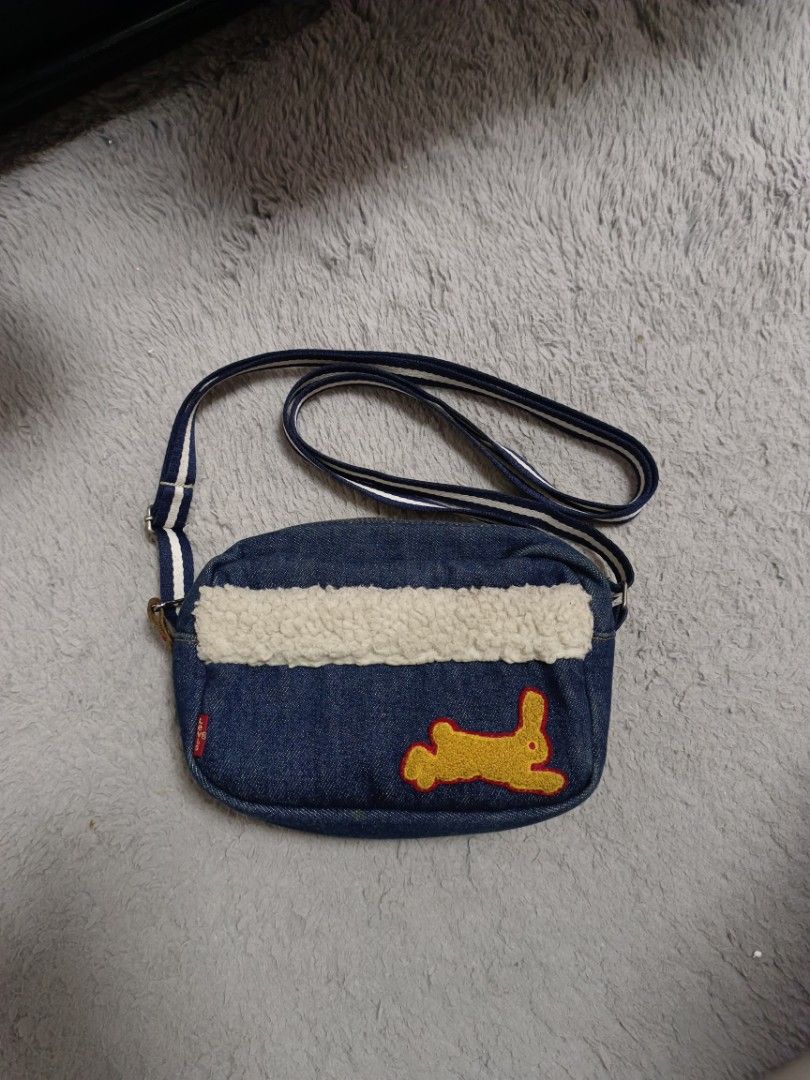 LEVIS SLING BAG RABBIT SHERPA authentic (Category: Sling Bags) located in Quezon. Submitted by johh_sebastian (Listing ID 1460813045, Image 1). Description: width 6.5 length 8.5 AS NEW CONDITION NO FLAWS ONCE LG NAGMAIT.
