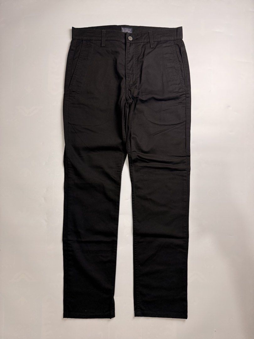 Levis Chino pants (Category: Chinos) located in Manila. Submitted by store6020 (Listing ID 1460915125, Image 3). Description: Levis workwear Chino pants Levi’s Chino ,They’re softer, with just the right amount of stretch. Slightly roomier than our Slim Taper, they have a little more give but look just as clean and contemporary. * A modern take on the classic chino * Soft, comfortable handfeel * Versatile fit that tapers down to the ankle * Woven 