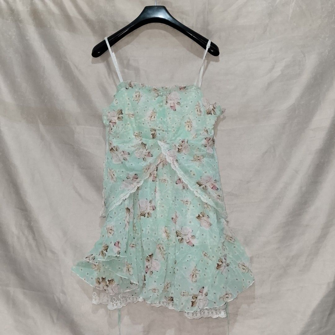 Light Green Floral Mini Dress (Category: Evening dresses & gowns) located in Davao. Submitted by outdatedfinds (Listing ID 1460723167, Image 2). Description: For Sale Po Light Green Mini Floral Dress Excellent Condition 549 plus sf Davao City Location Hmu .