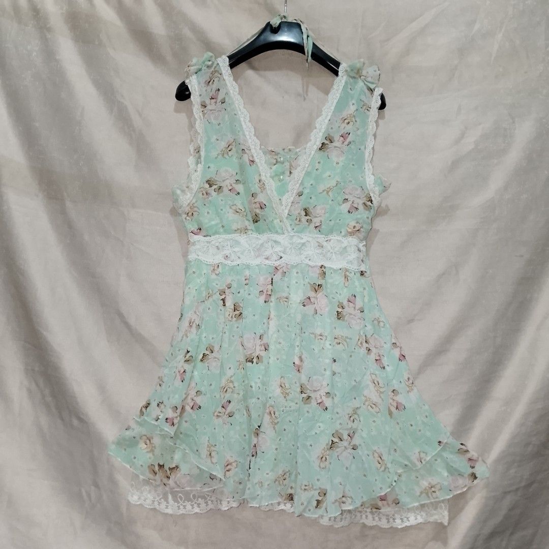 Light Green Floral Mini Dress (Category: Evening dresses & gowns) located in Davao. Submitted by outdatedfinds (Listing ID 1460723167, Image 1). Description: For Sale Po Light Green Mini Floral Dress Excellent Condition 549 plus sf Davao City Location Hmu .