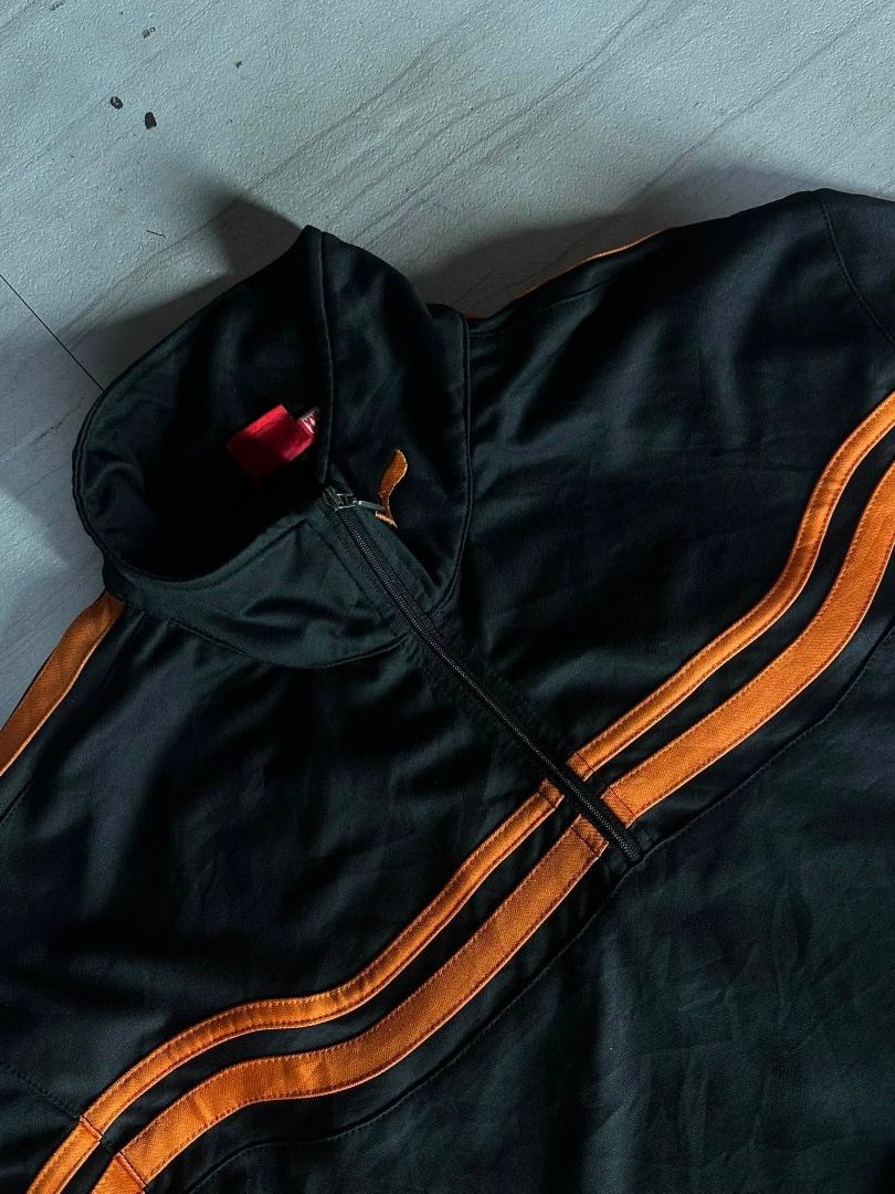 li-ning half zip (Category: Coats, Jackets and Outerwear) located in Manila. Submitted by nb_thriftshop (Listing ID 1460902896, Image 2). Description: halfzip li ning jacket 28 length 24 width medium to large no issue need wash.