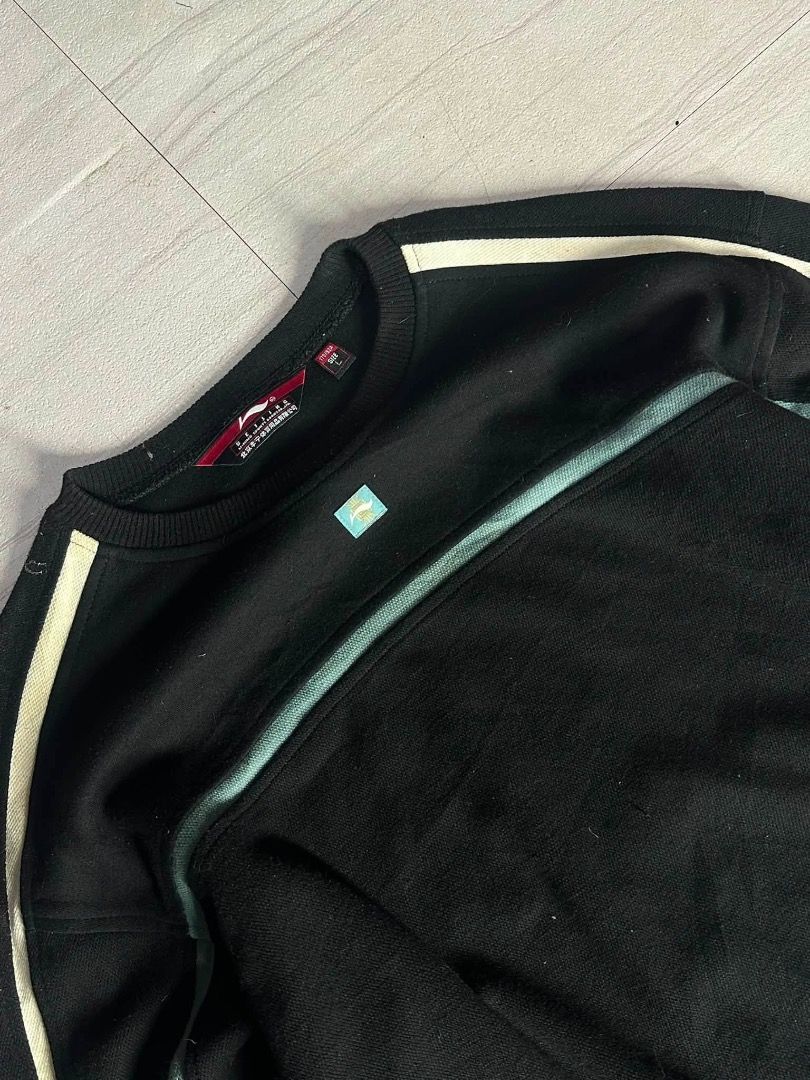 LI-NING sweater (Category: Hoodies) located in Manila. Submitted by nb_thriftshop (Listing ID 1460905223, Image 2). Description: li ning 26 length 23 width medium to large need wash no issue .