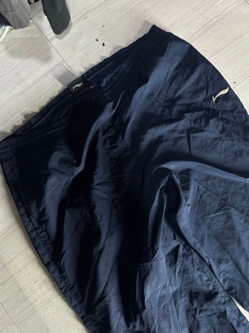 Lining sweatpants (Category: Joggers) located in Manila. Submitted by nb_thriftshop (Listing ID 1460900513, Image 2). Description: li ning track pants waist 30 to 40 length 41 leg hole 9.5 no issue need wash.