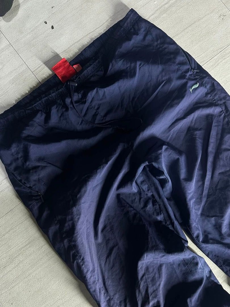 li-ning track pants (Category: Jeans) located in Manila. Submitted by nb_thriftshop (Listing ID 1460901081, Image 2). Description: li ning track pants waist 27 to 35 length 39 leg hole 9 no issue need wash.