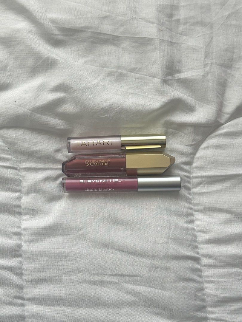 Lippie Set (Category: Makeup) located in Pasay City. Submitted by lostcabinet (Listing ID 1460753504, Image 1). Description: 400 Take All Never used bought in the US RFS: Decluttering 📍Taft Avenue Manila.