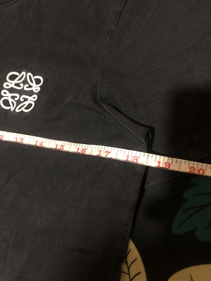 Loewe black tee (Category: Tshirts & Polo Shirts ) located in Cebu City. Submitted by thrifted_y2k (Listing ID 1460904293, Image 3). Description: 18 inches-chest 26 inches-length 📍 Color may vary due to Lighting 📍 Strictly no Return Policy 📍 Customer will handle the shipping fee 📍 Authenticity is not Guaranteed 📍 payment 1st policy Lastly please manage your expectation since the items are ukay/thrift/preloved. PARCEL CARRIER (J&T) PAYMENT ME