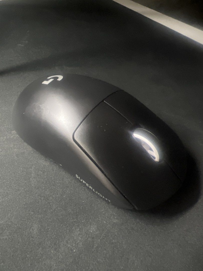 Logitech G PRO X 2 se 無線電競滑鼠 （分類：電腦滑鼠及相關產品）位於 Hong Kong。 由 jokerllm 提交（商品編號 1460906756，圖片 3）。簡介： 呢隻係 Logitech G PRO X SUPERLIGHT 無線電競滑鼠。黑色設計，好輕巧。左右鍵同滾輪都好順暢。適合打機或者日常用。。