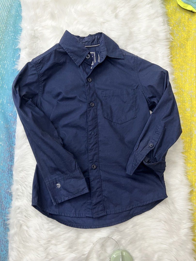 Long sleeves polo (Category: Babies & Kids Fashion) located in Mandaluyong City. Submitted by one.stopshop (Listing ID 1460769445, Image 2). Description: Preloved 📏 Size: 5-6YRS OLD 📐 Length: 17inches 🎨 Color: Red, navy blue, sage green Price: 400.00 EACH Preloved but still in very good condition. Please manage expectations as this is a preloved item, but I assure you it has been well cared for and remains in great condition. 💙 Note: Actual c