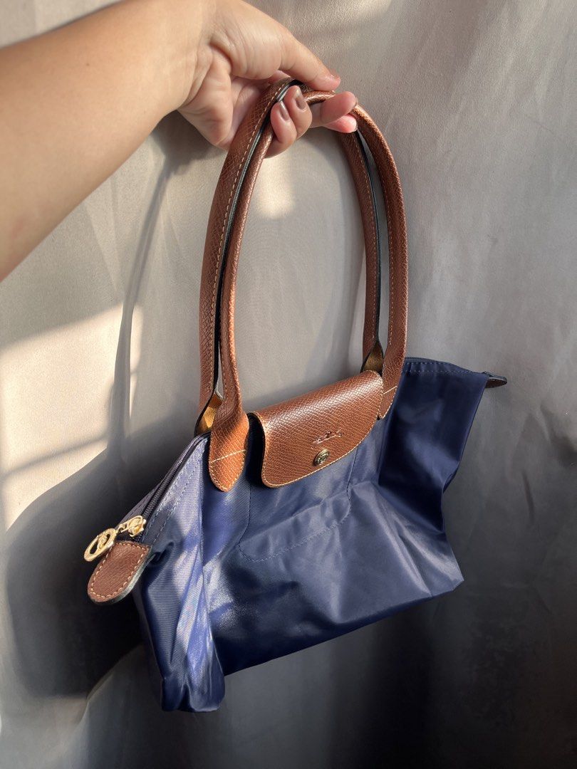 Longchamp (Category: Tote Bags) located in San Jacinto. Submitted by kellysthrift_ (Listing ID 1460726511, Image 3). Description: Longchamp tote bag.