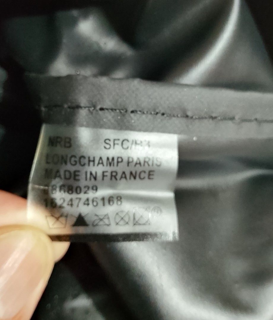 Longchamp (Category: Belt bags, Clutches and Pouches) located in Manila. Submitted by modern-market (Listing ID 1460855696, Image 3). Description: Longchamp size:large no issue as new Php:1500.