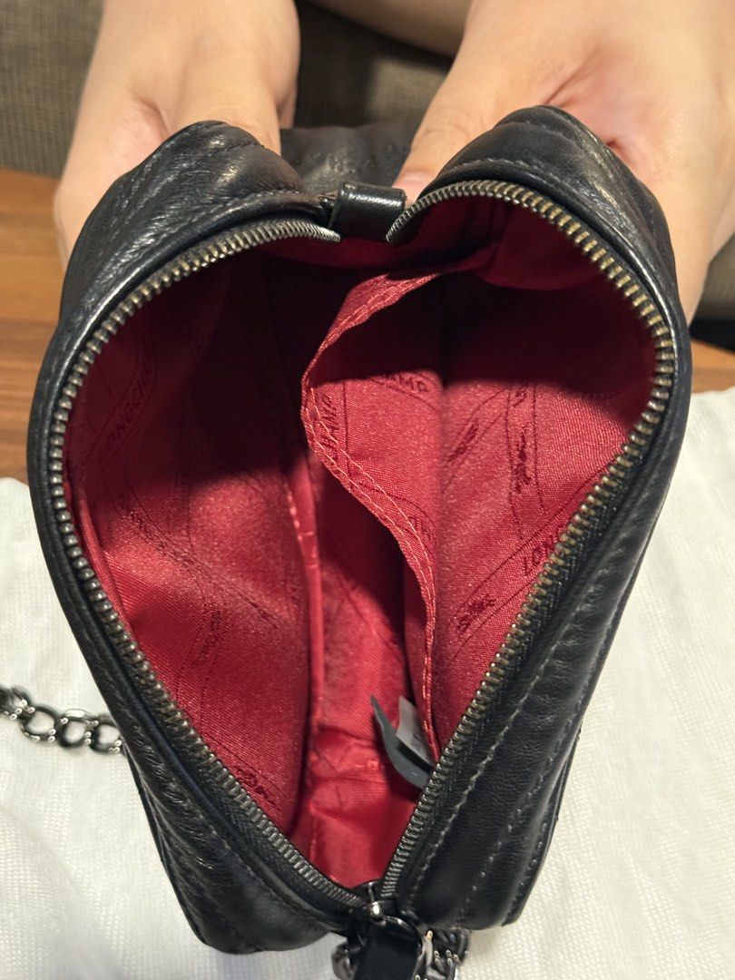 Longchamp Hypnotic Crossbody Bag (Category: Cross-body Bags) located in Manila. Submitted by de_clutterph (Listing ID 1460797999, Image 3). Description: .