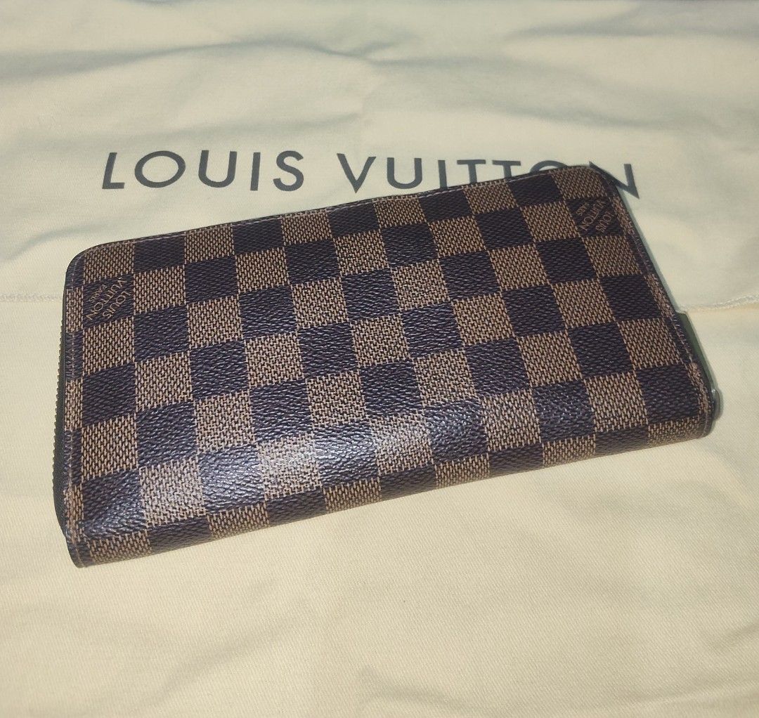 Louis Vuitton Damier Azur Zippy Wallet (Category: Luxury Bags & Wallets) located in Taguig. Submitted by luxurycollections.ph (Listing ID 1460788618, Image 2). Description: - Authentic Louis Vuitton Zippy wallet - Damier Azur canvas - Smooth zipper - Plenty of card slots and compartments - Made in Spain - Comes with dust bag.