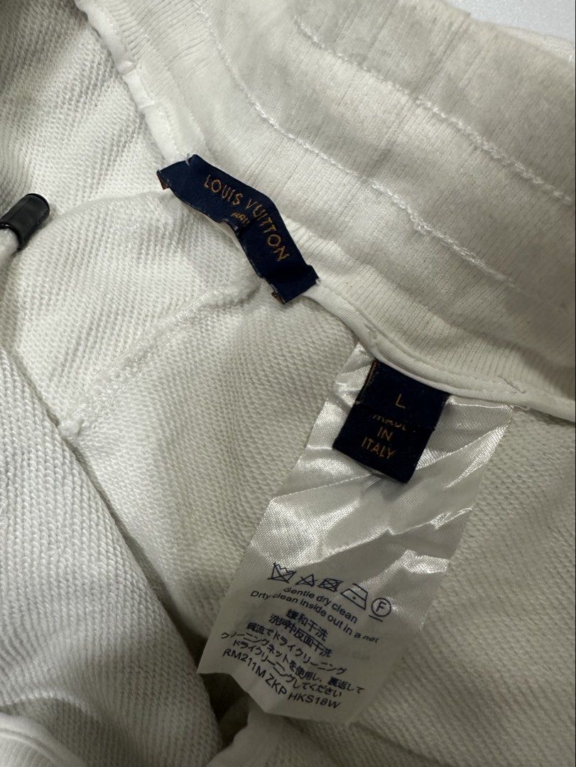 Louis Vuitton Monogram (Category: Shorts) located in Bacolod City. Submitted by 2k.archives (Listing ID 1460890046, Image 3). Description: Excellent to new Size Large Complete Tags No Issues.