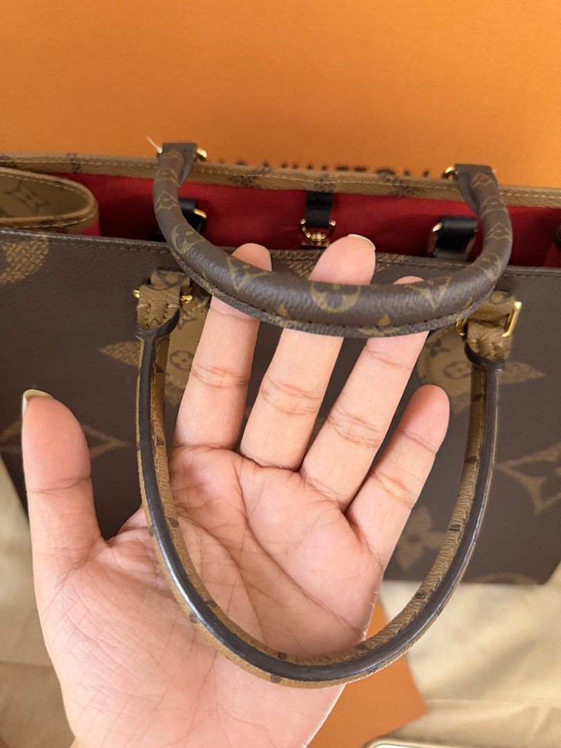 Louis Vuitton OTG MM (microchip) (Category: Luxury Bags & Wallets) located in San Pedro. Submitted by kathlynaviles_ (Listing ID 1460918324, Image 3). Description: LV OTG MM MICROCHIPPED Complete inclusion (Box, dust bag, receipt, paperbag).