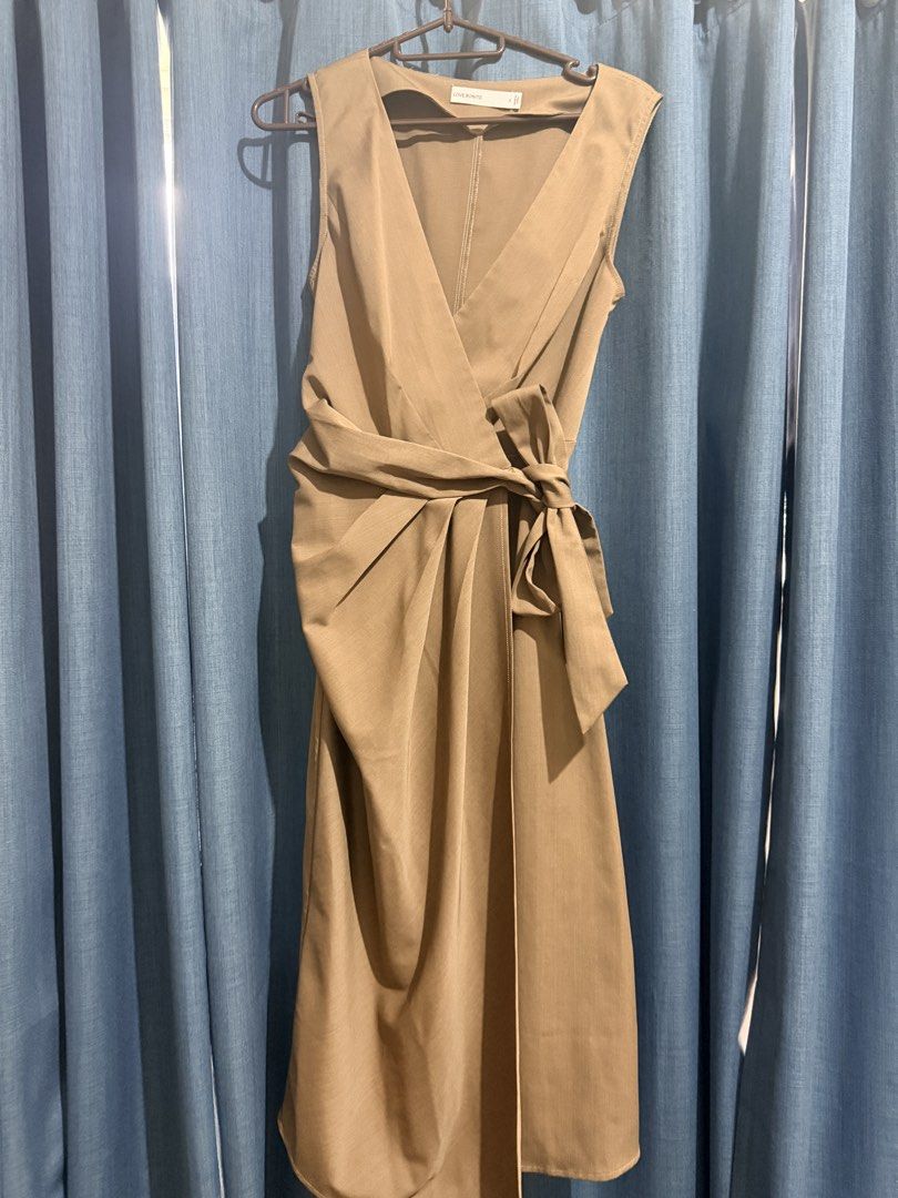 Love Bonito Office Dress (Category: Dresses) located in Manila. Submitted by andreaseller (Listing ID 1460762234, Image 2). Description: Love Bonito office dress. Like new.