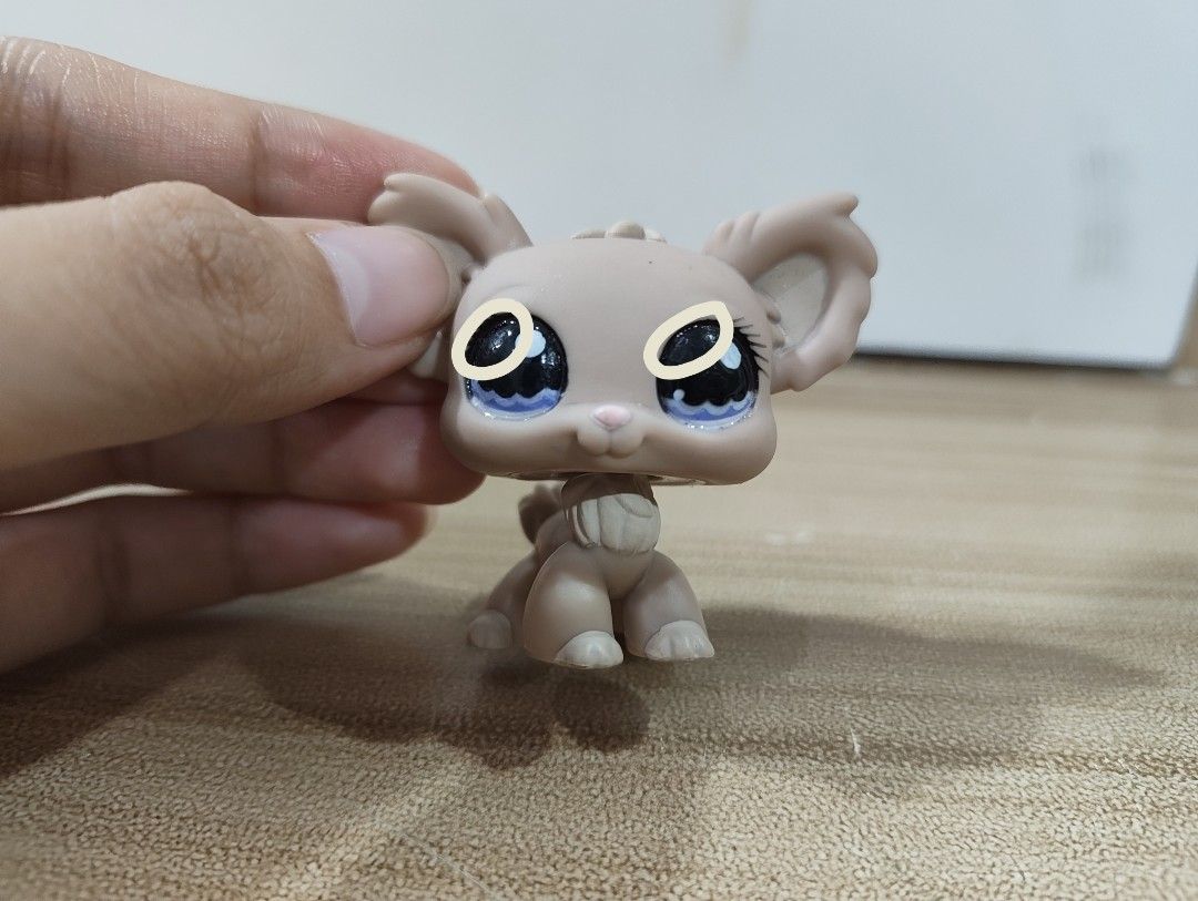 LPS Chihuahua (Category: Figurines & Statues) located in Manila. Submitted by kateulinaa (Listing ID 1460859147, Image 3). Description: lps chihuahua for sale! • pay as you order • reservations for only two days • additional note: i had her touched up but the glaze for the eyes are kinda messed up (check next slides). i think it will look okay with another layer of glaze but i don't wanna spend more fixing it haha feel free to message about condi