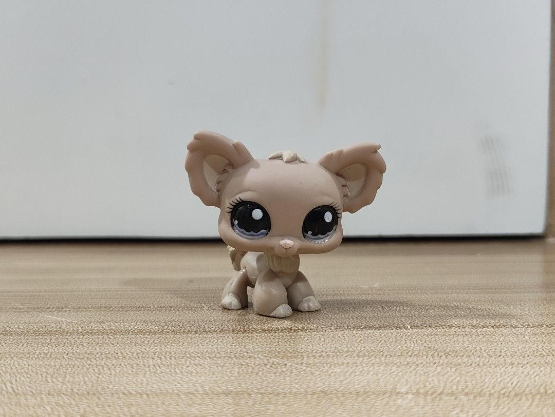 LPS Chihuahua (Category: Figurines & Statues) located in Manila. Submitted by kateulinaa (Listing ID 1460859147, Image 1). Description: lps chihuahua for sale! • pay as you order • reservations for only two days • additional note: i had her touched up but the glaze for the eyes are kinda messed up (check next slides). i think it will look okay with another layer of glaze but i don't wanna spend more fixing it haha feel free to message about condi